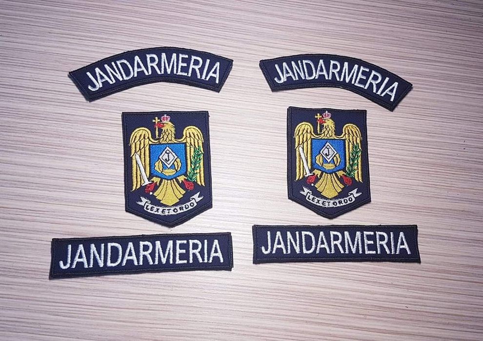 Seturi patch-uri militare brodate si cu banda scai cusuta