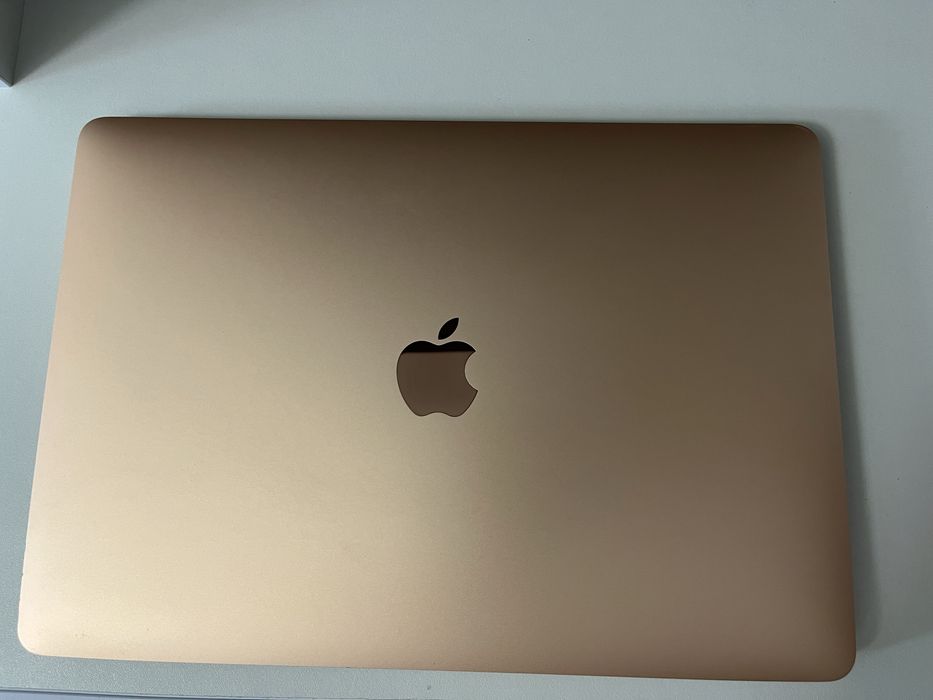 Macbook air m1 256 ssd 35 циклов 98% емкость