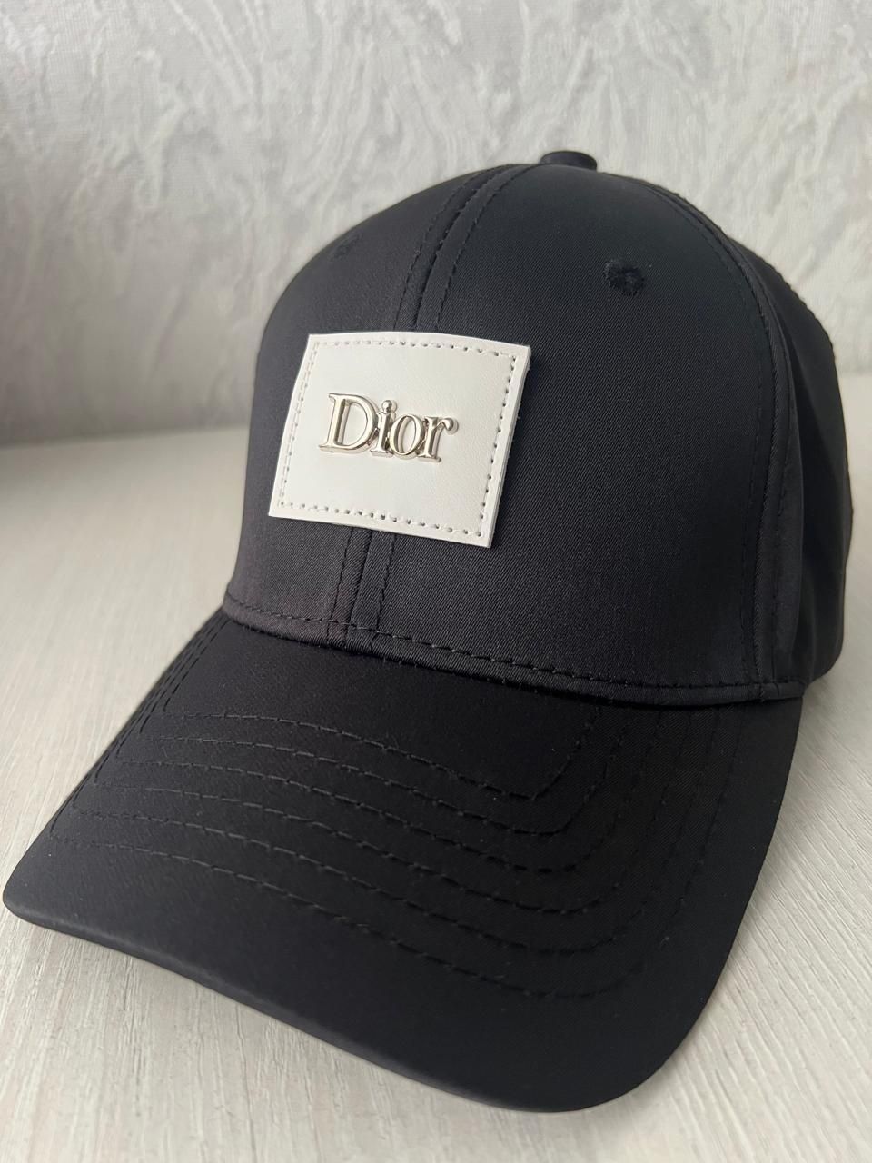 Продам кепку Dior