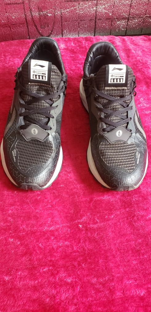 Asics оригинальные  кроссовки.