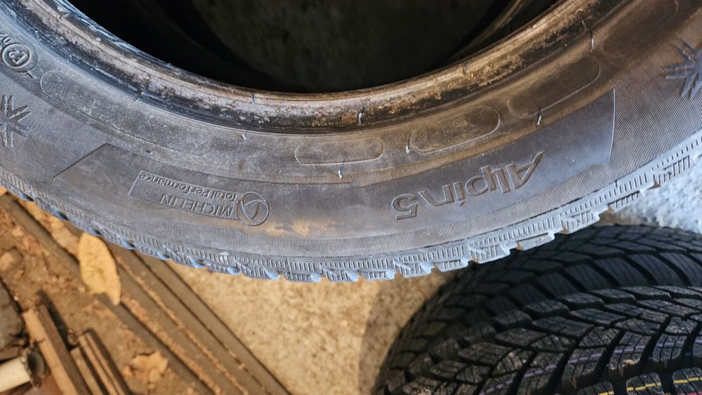 Гуми мишлен 205/55/16 зимни 2 бр.