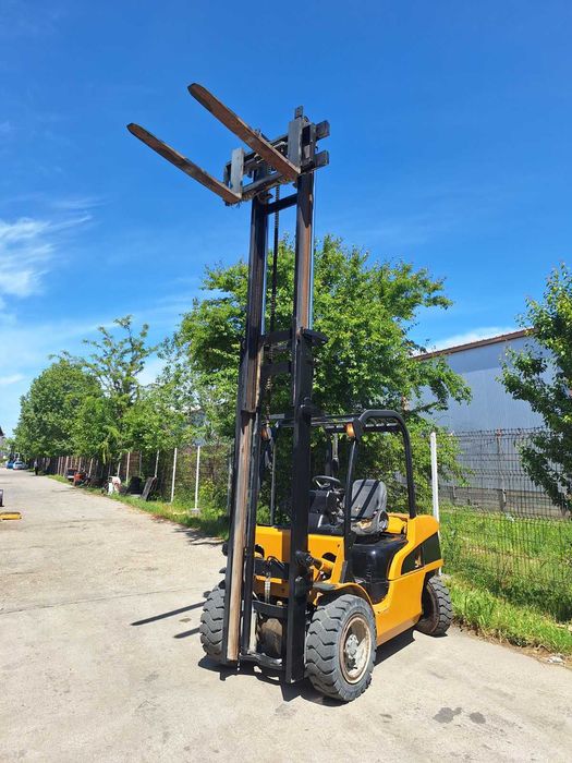 motostivuitor diesel 3.5 tone Caterpillar an 2013