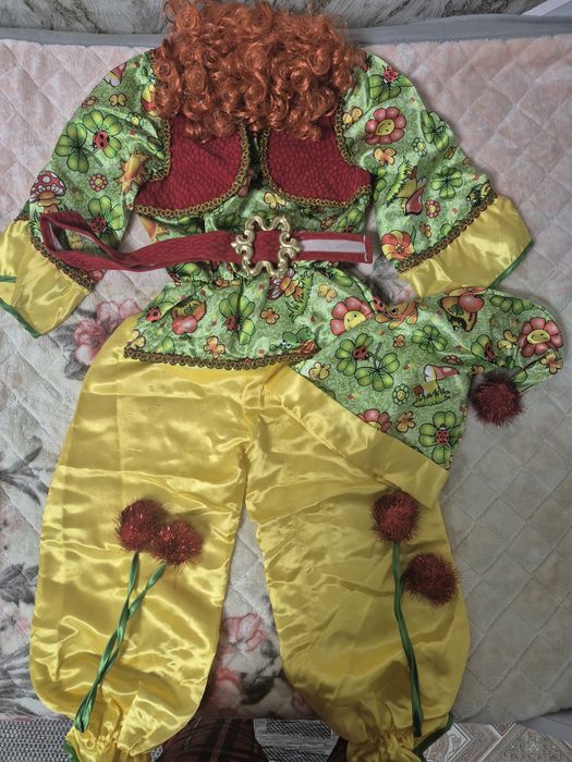 Продам новогодние костюмы.