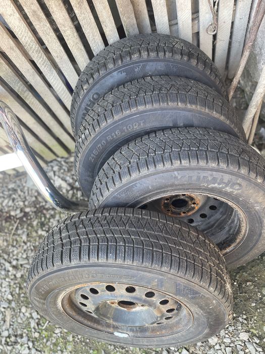 Jante tablă cu cauciucuri de iarnă 215/70 R16