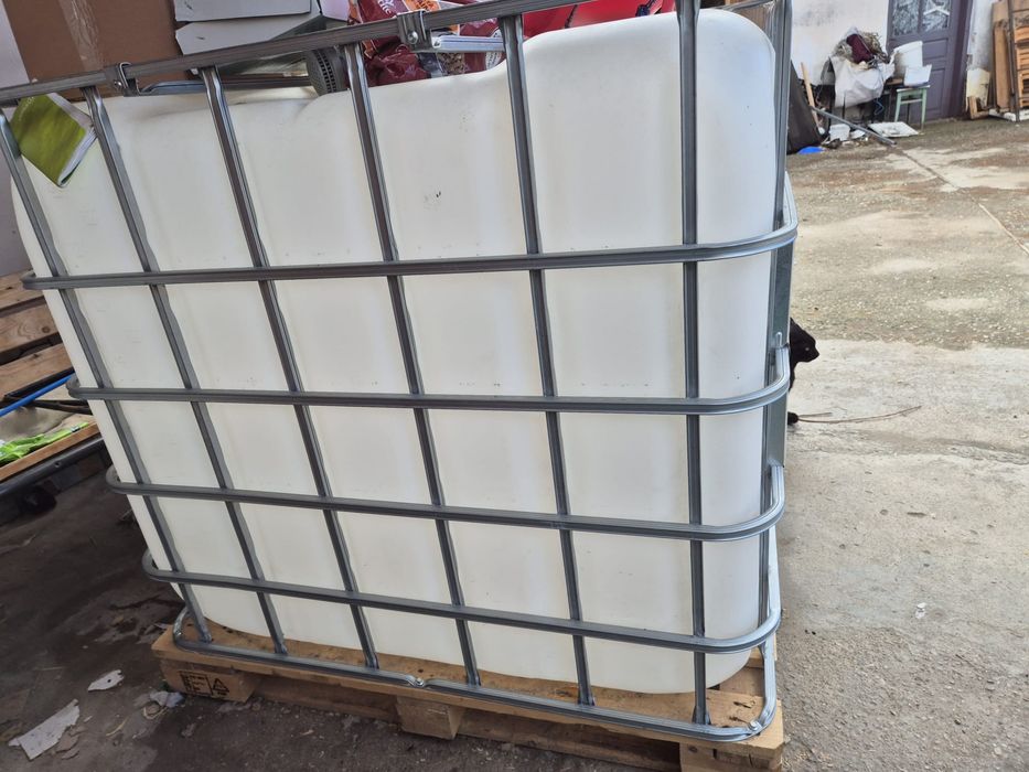 Bazin 1000 L suport metalic