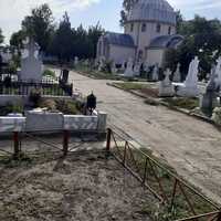 Vand două locuri de veci în cimitirul Sfantu Gheorghe cel nou
