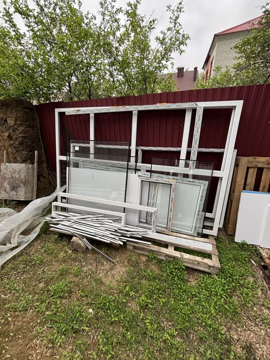 Продам пластиковые будку разобранную 3*4м