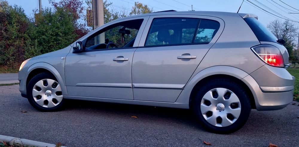 Opel Astra H impecabil