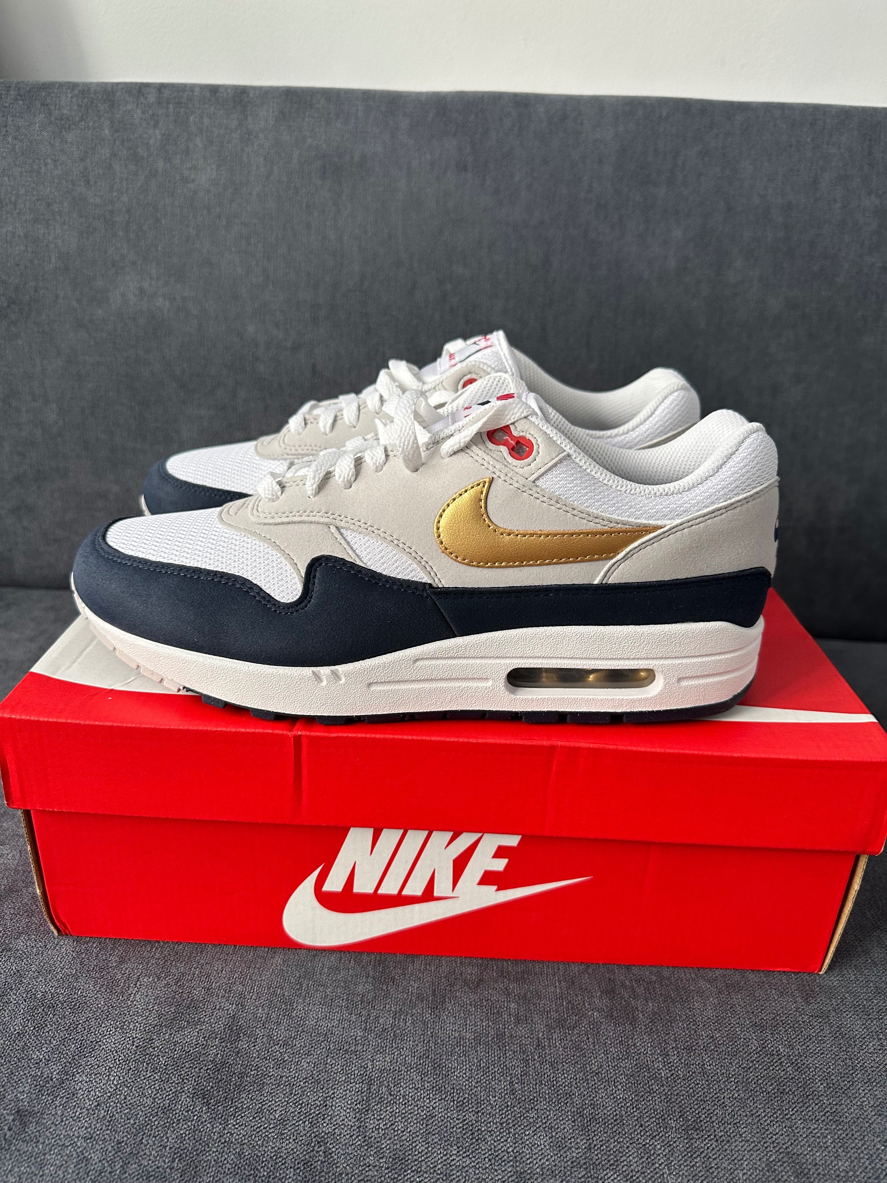 Nike Air Max Obsidian/Metallic gold/White 43 Номер