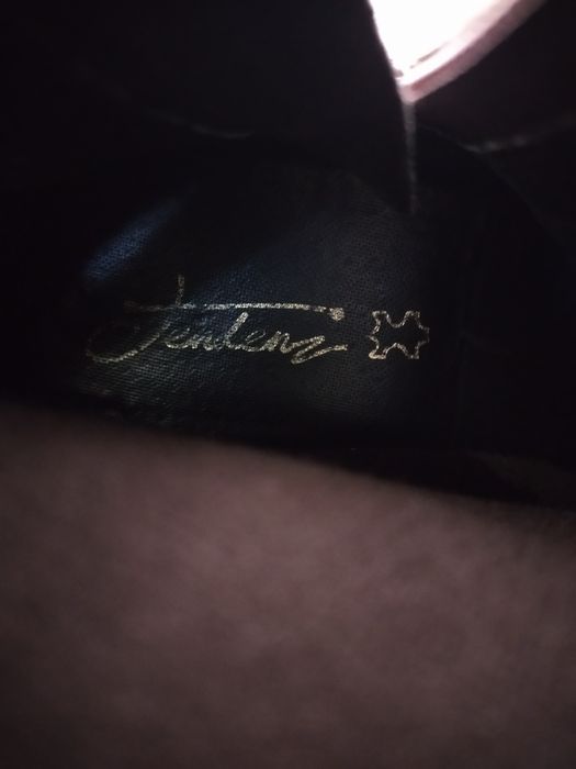 Боти от естествен велур