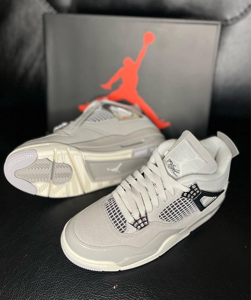 Jordan 4 frozen moments