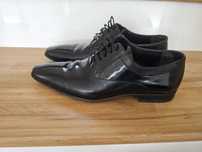 Vând pantofi eleganți 42