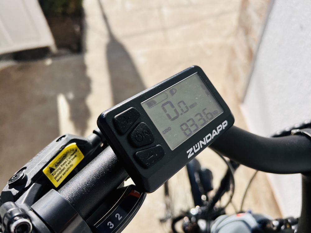 Bicicletă de oraș electrică-ZUNDAPP Z810,ca nouă,frâne hidraulice,LED!