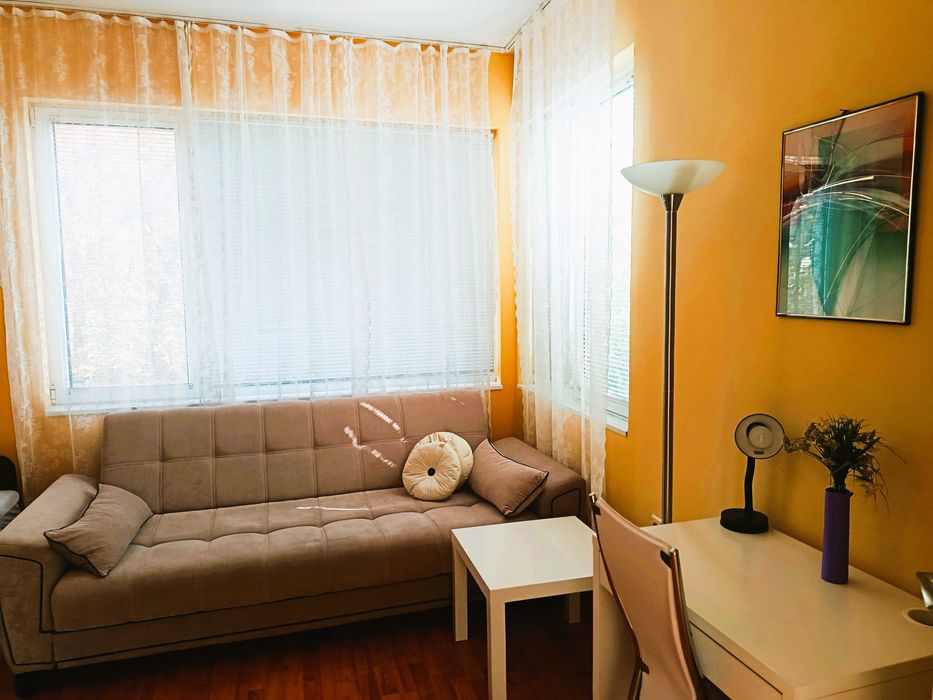 Дава под наем тристаен апартамент