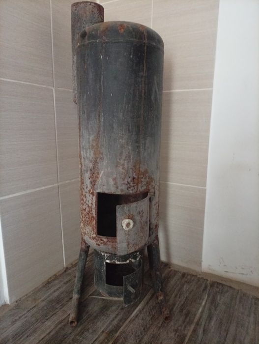 Печь на дровах.печка