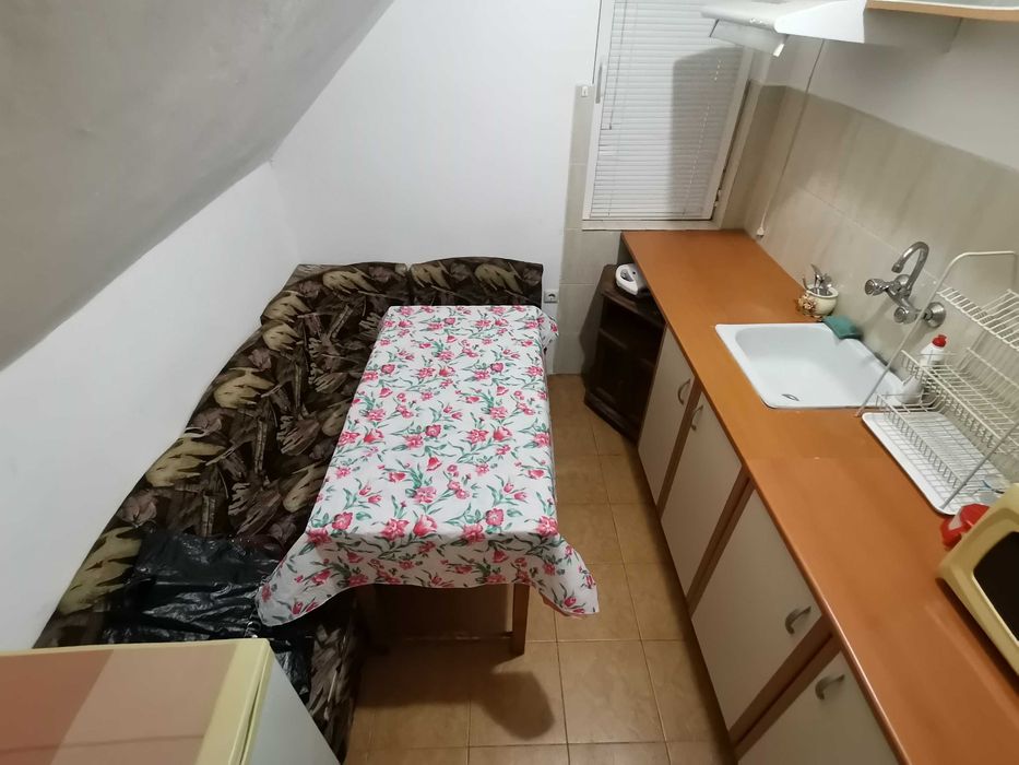 Дава се под наем Едностаен апартамент в Бургас, Зорница - 34 кв.м за 204 € - Снимка #2
