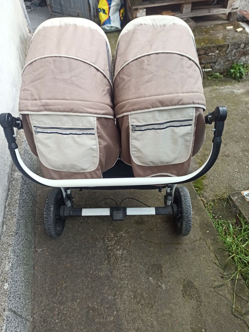 Комбинирана количка за близнаци