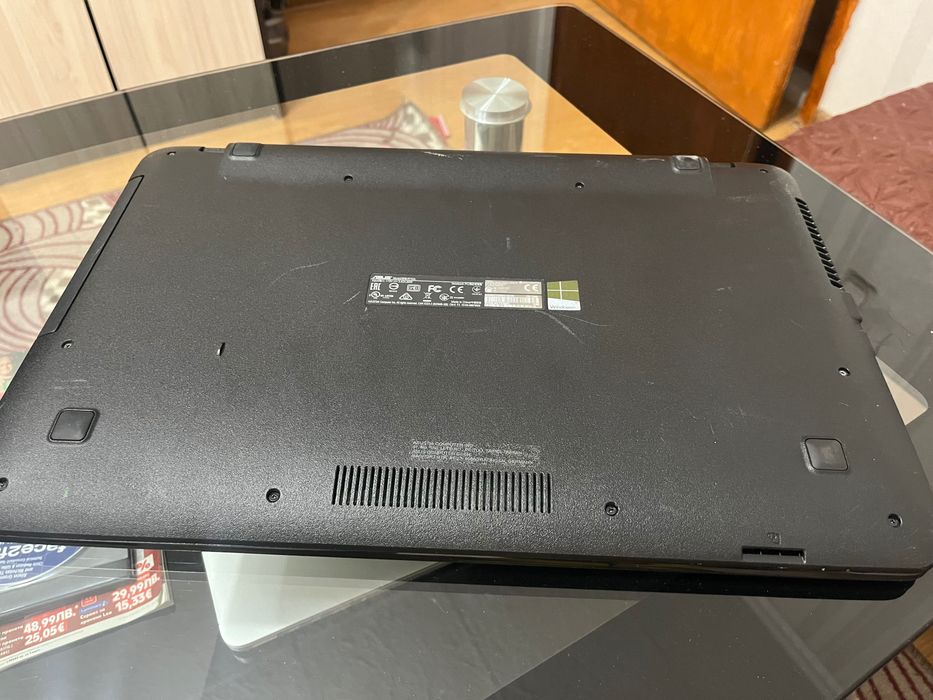 Asus 17.3 250gb ssd. Преинсталиран