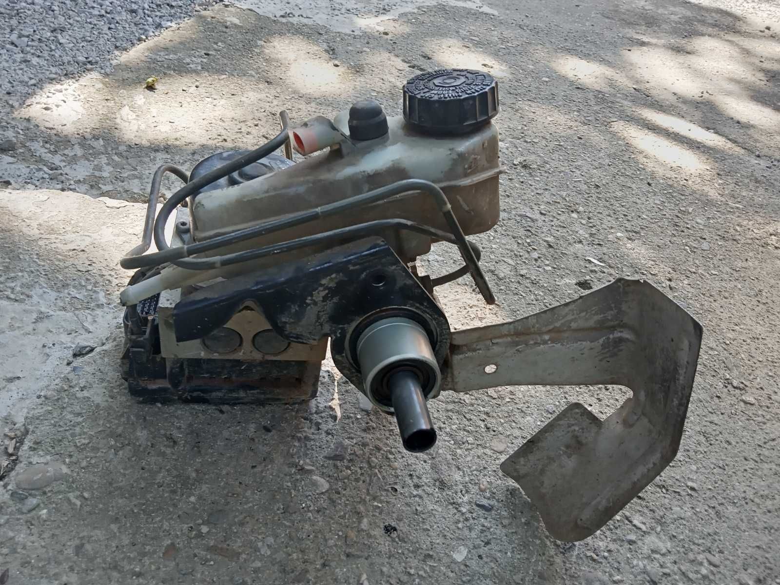 Спирачна помпа + абс