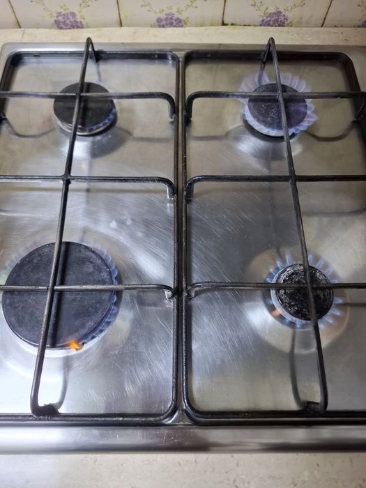 Plita ZANUSSI cu 4 ochiuri