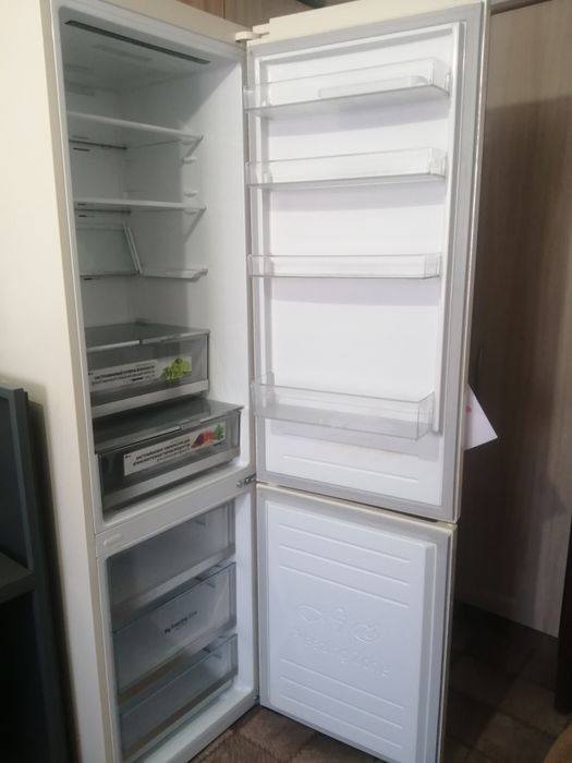 Холодильник почти новый