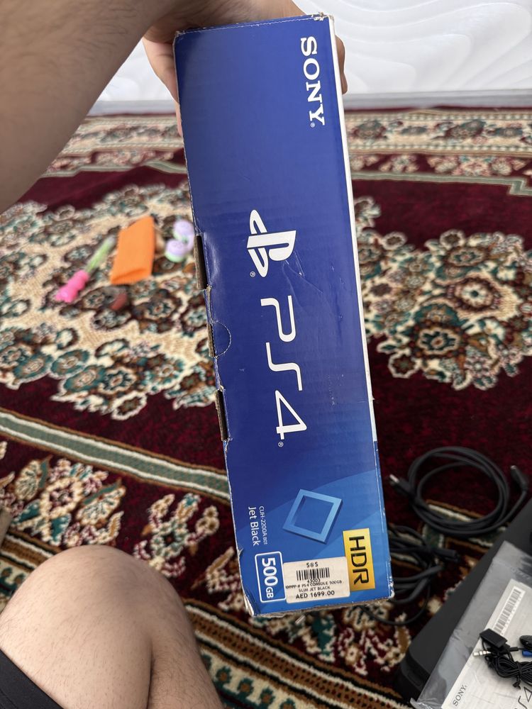 Ps4 slim 500g yangi uzim ochganiga 3oy bulgan