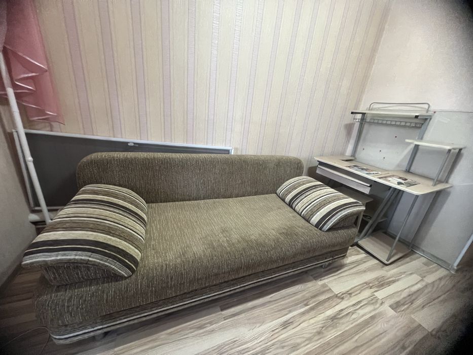 Продам Диван и стол компьютерный