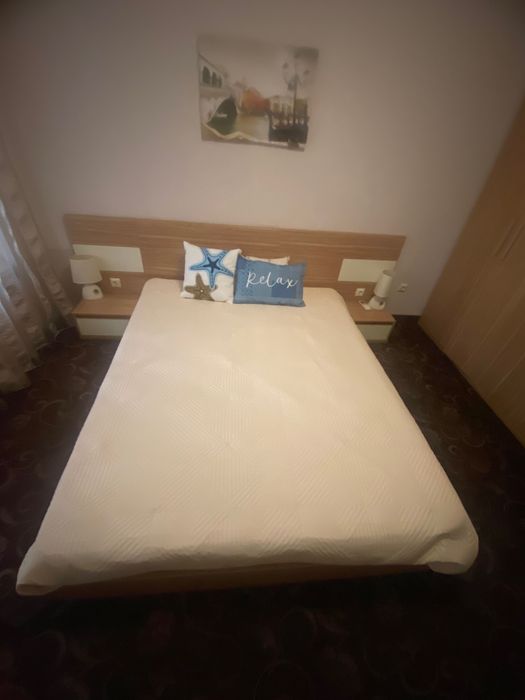 Маса, спален гарнитур в отлично състояние