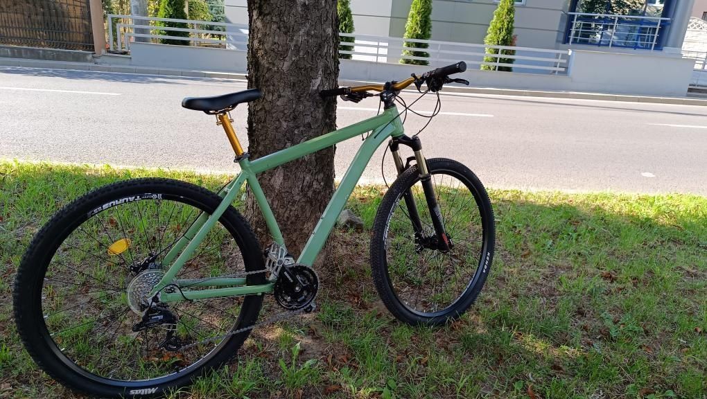 Vând bicicleta roti 29