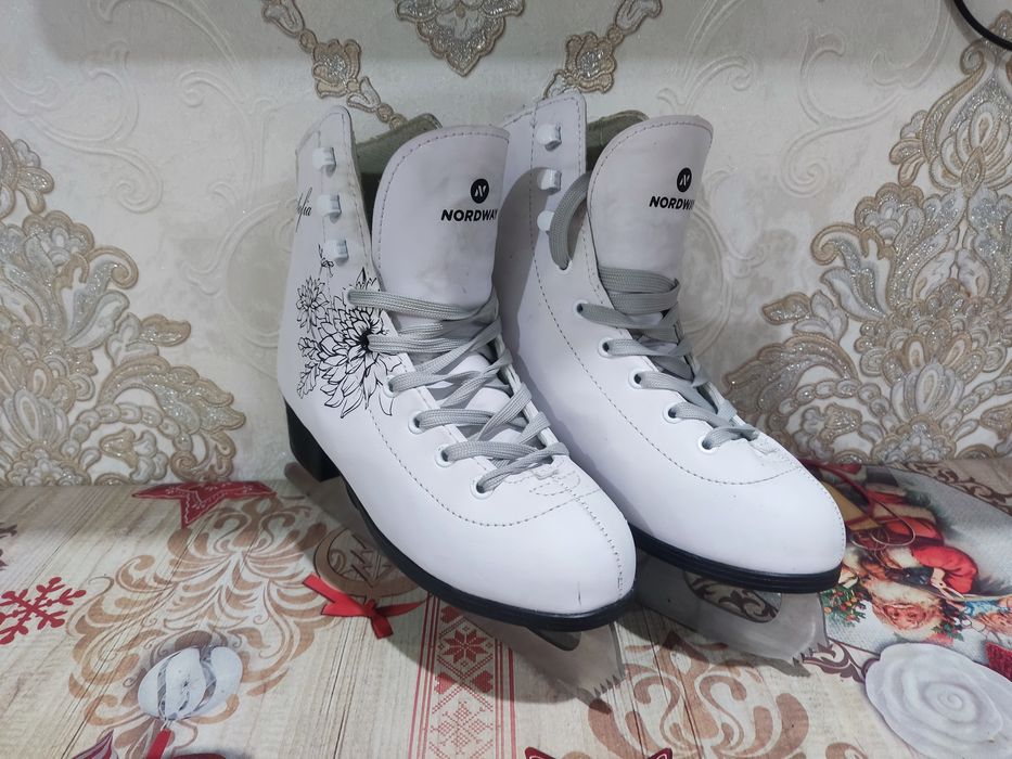 Коньки фигурные 34,36