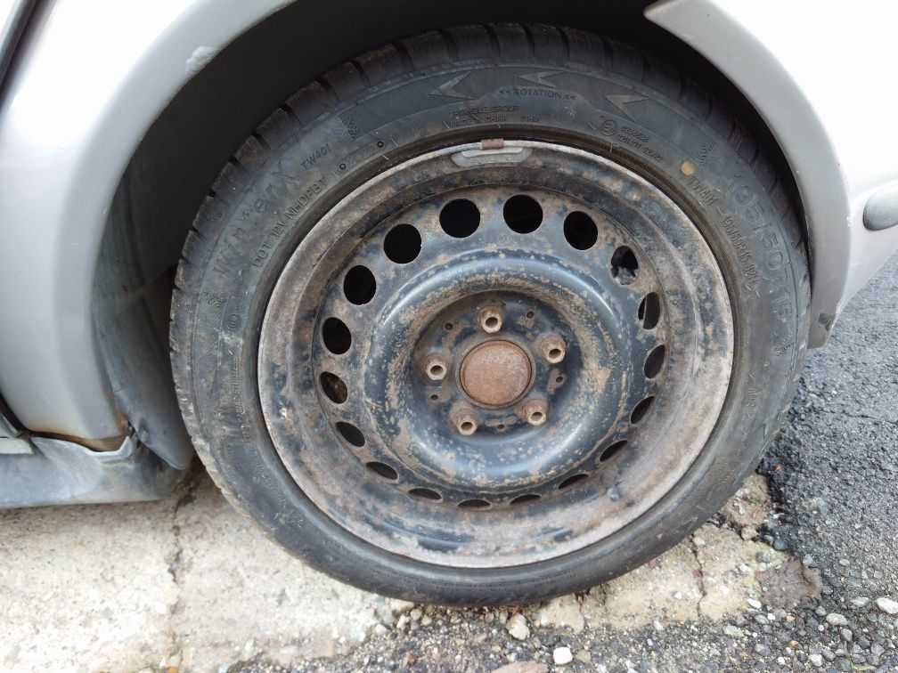 Гуми с джанти зимни 195/ 50R15