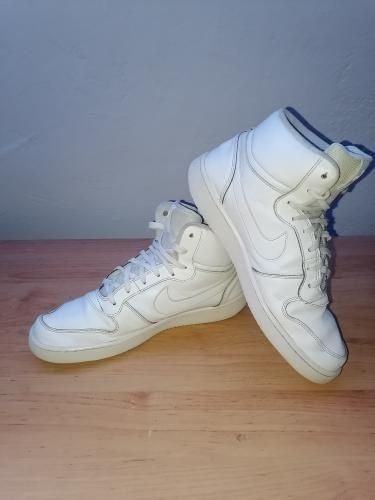 Продавам оригинални Nike обувки !!!