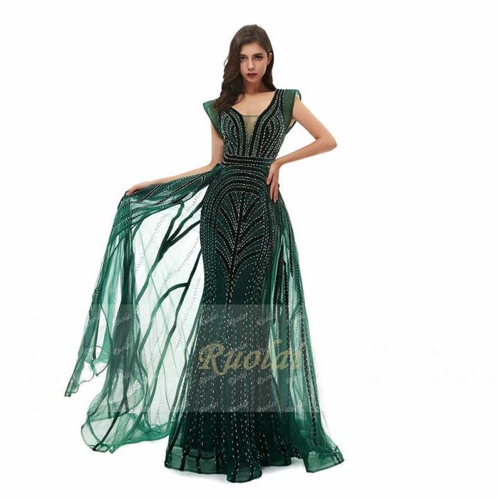 Очень шикарное вечернее платье