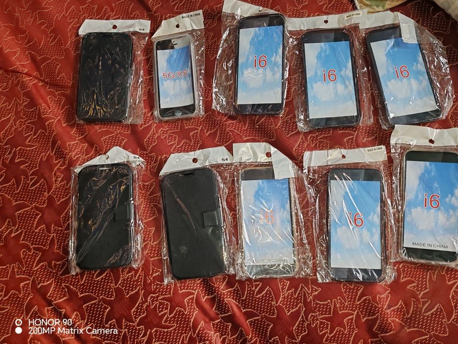 Vând lot 10 huse , urgent