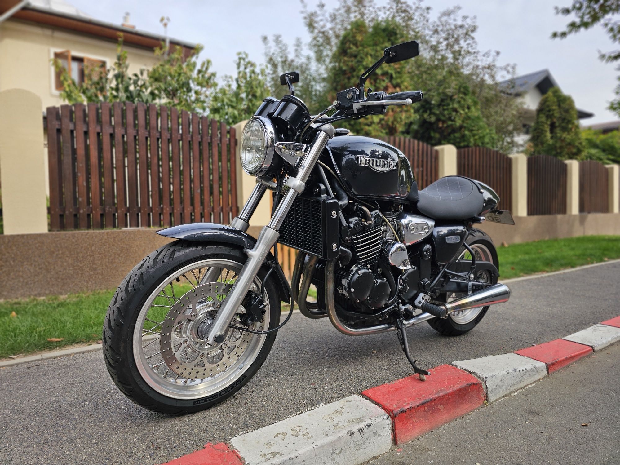 Triumph Legend TT 2000 - Cafe Racer