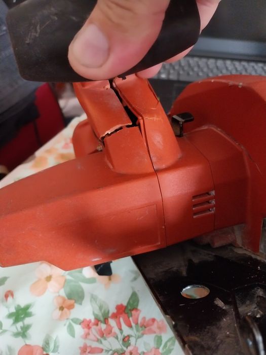 Circular hilti cu carcasa crapata