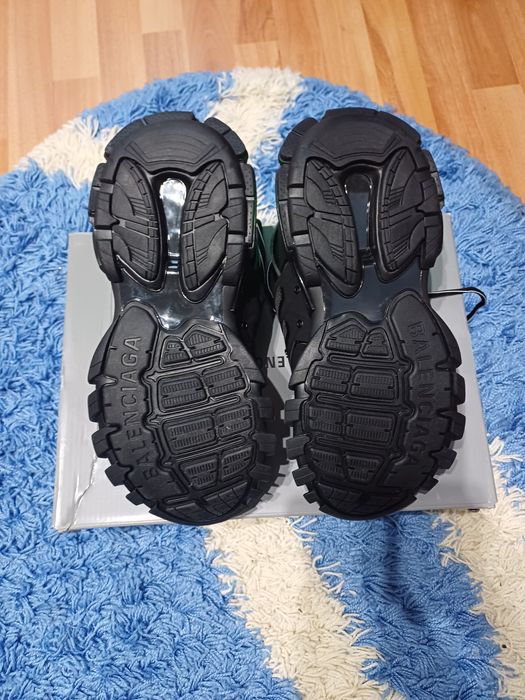 Balenciaga track led