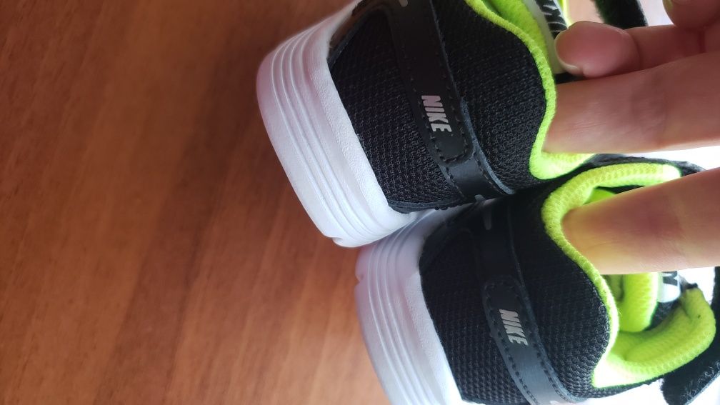 Бебешки маратонки Nike- нови