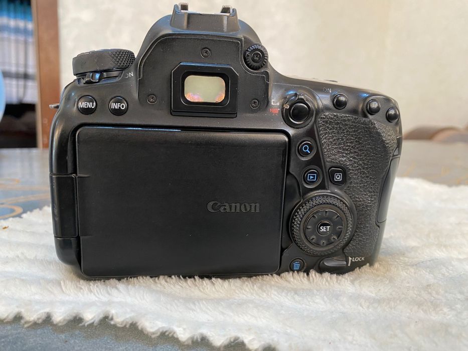 Canon 6d markii 24-105l 800kami bot