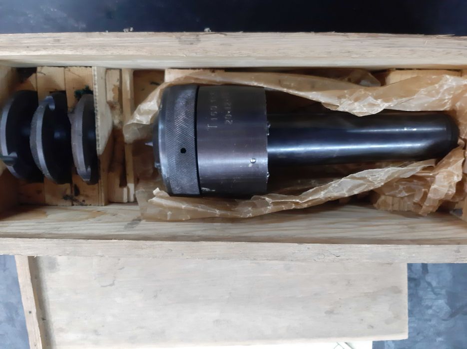 Токарный станок .Центр поводковый  КМ5, Центра и втулки переходные ,