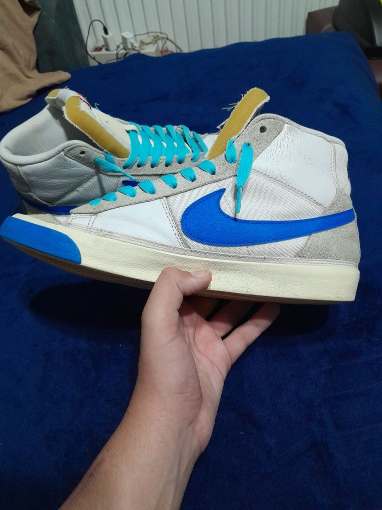 Vând nike blazer mid 77 pro club raspund doar pe whatsapp