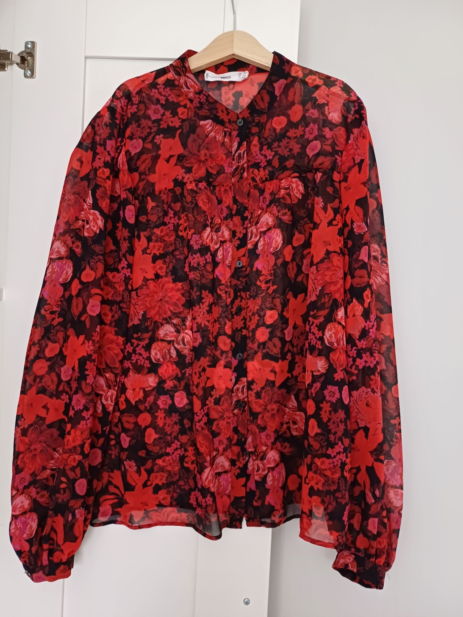Елегантни блузи Mango S/XS/M/L червена/ черна цветя/ дантела