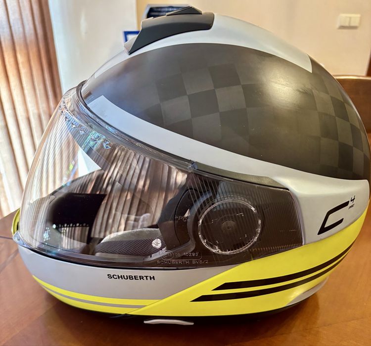 Vand casca Schuberth C4Pro Carbon