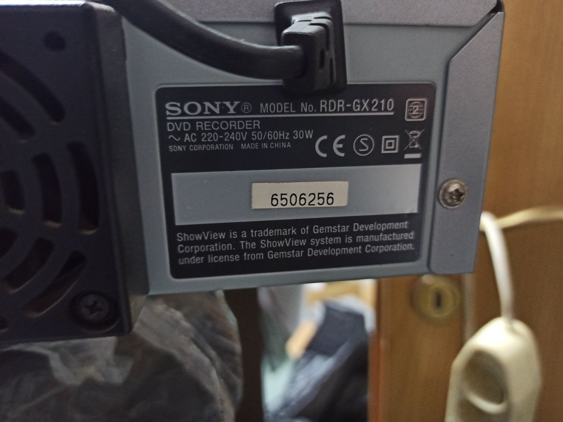 Tuner, DVD-Recorder, BlueRay 3D player Sony si VideoRecorder Jvc