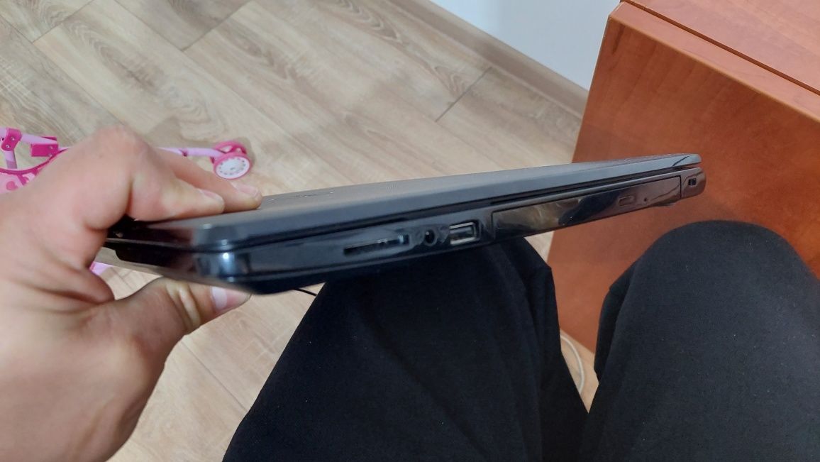 Laptop DELL vostro 15 i3 250gb SSD ram 4gb