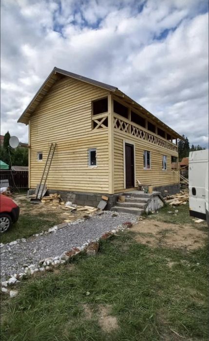 Vand case modulare din lemn de locuit