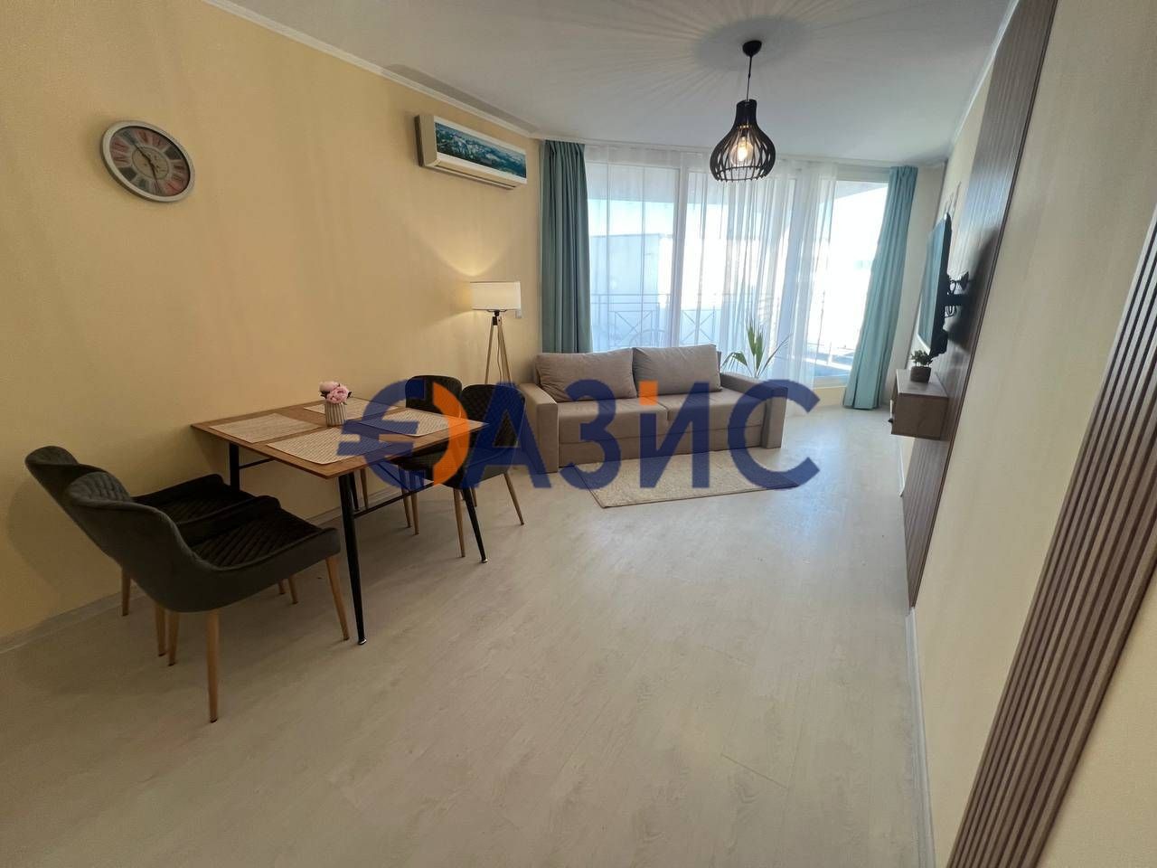 Продава се Двустаен апартамент в к.к. Слънчев бряг - 72 кв.м за 1042 €/кв.м - Снимка #2