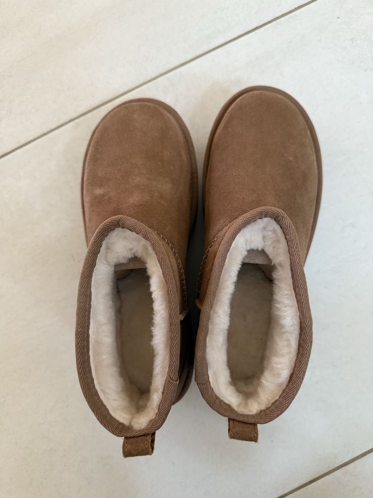 Womens UGG  mărimea 39 noi nouti
