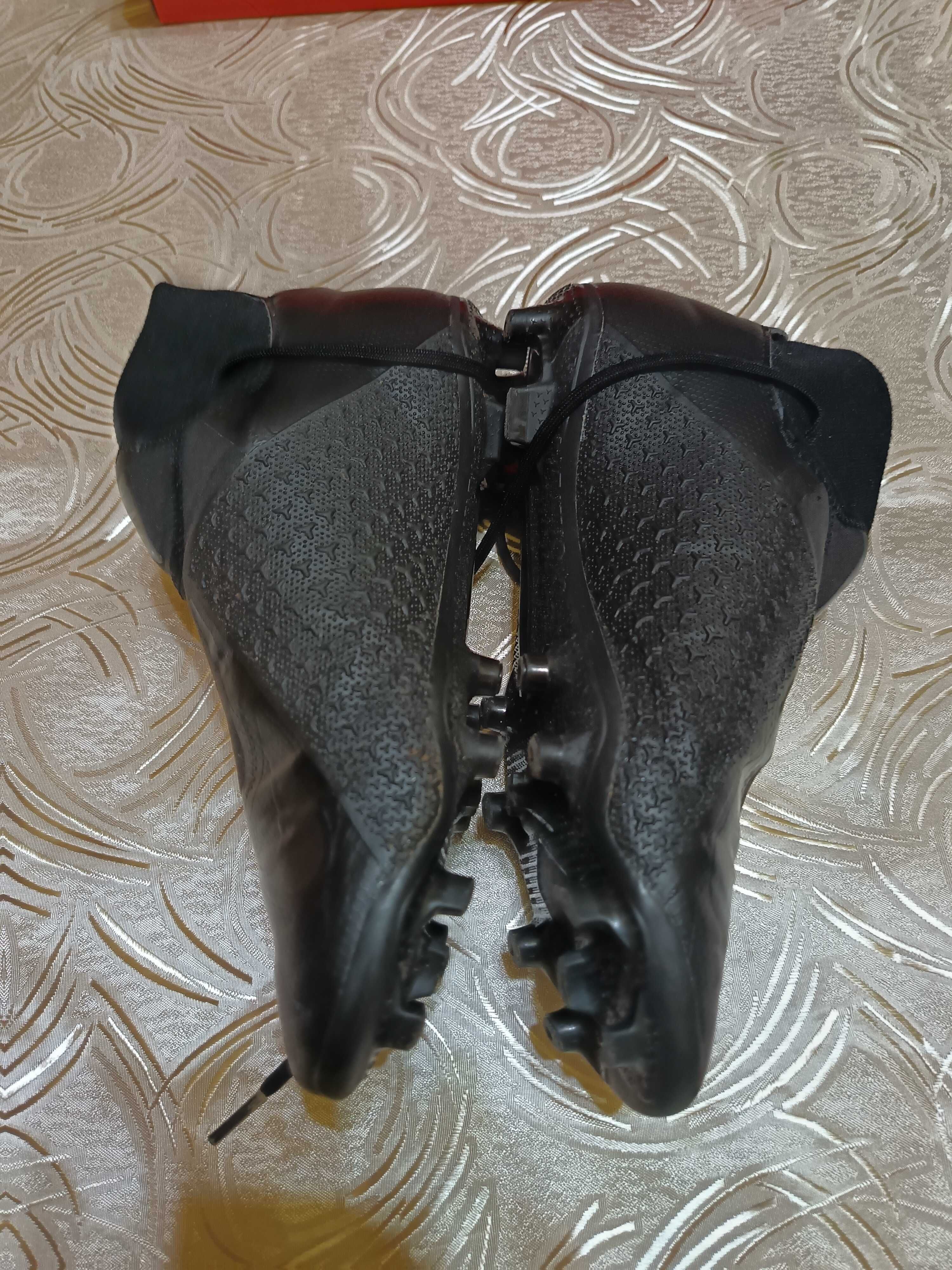 Vând ghete de fotbal Nike