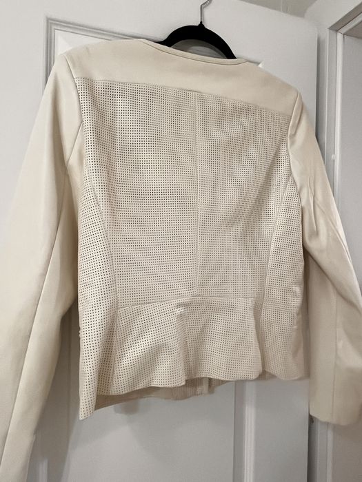 Geaca din piele beige